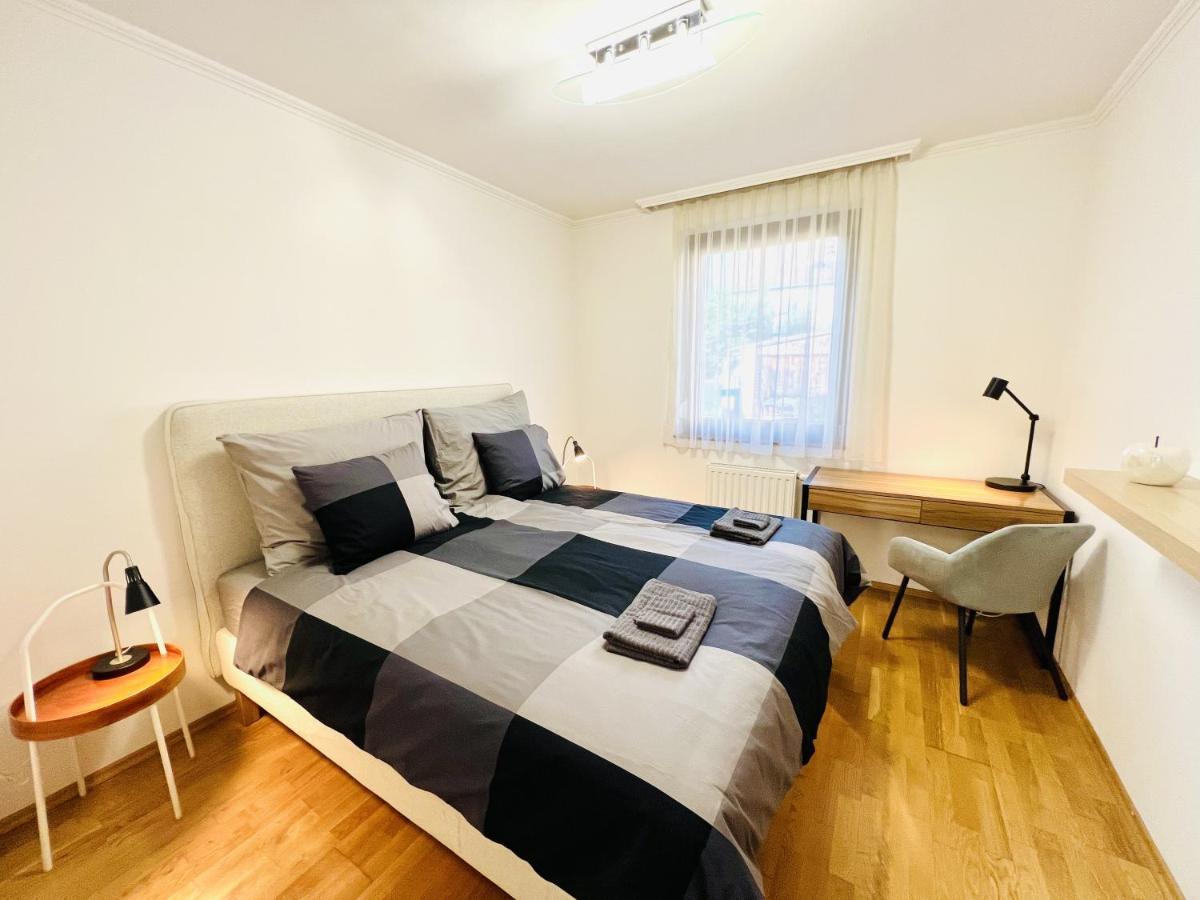 Villa Szofia Veszprem Apartments Bagian luar foto