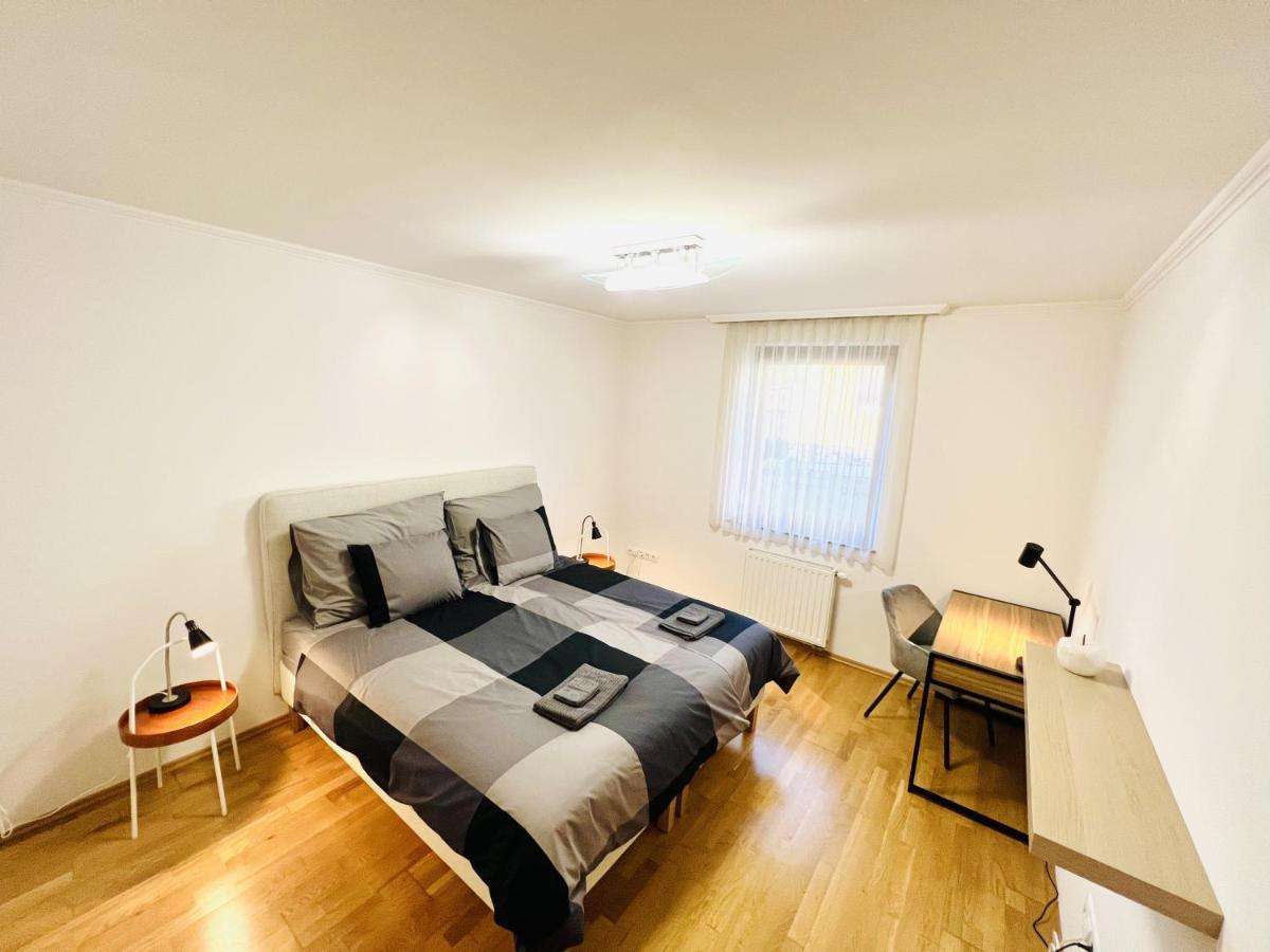 Villa Szofia Veszprem Apartments Bagian luar foto