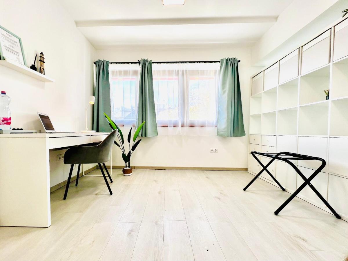 Villa Szofia Veszprem Apartments Bagian luar foto